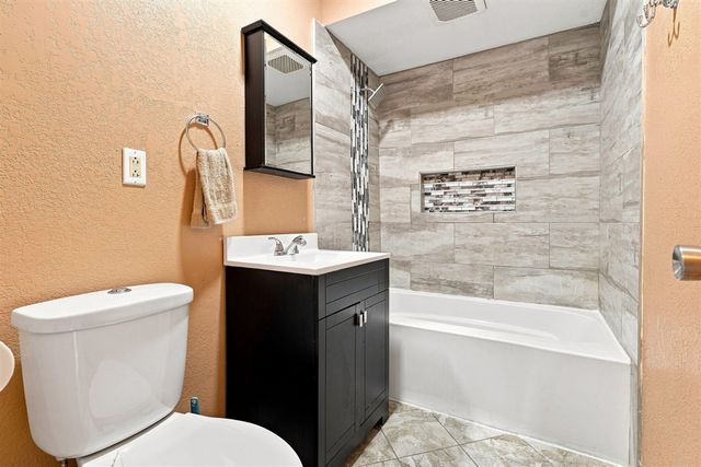 136 E Ave, Battle Creek, MI 49017