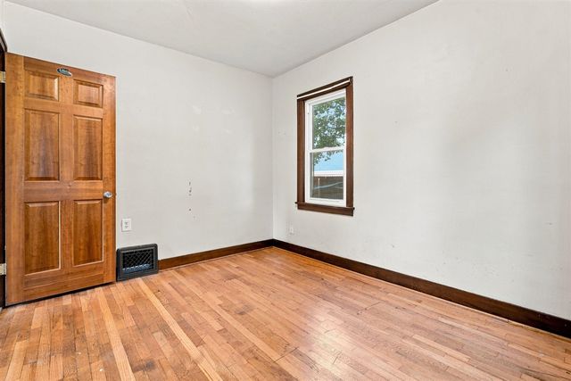 136 E Ave, Battle Creek, MI 49017