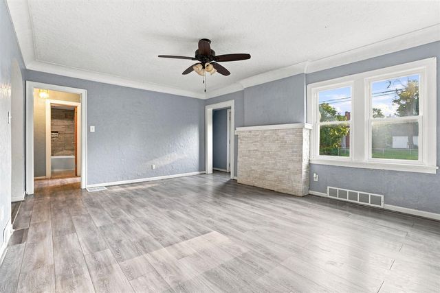 136 E Ave, Battle Creek, MI 49017