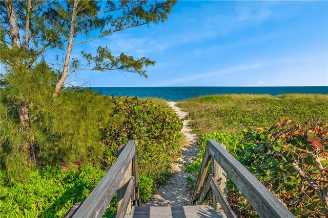 2120 Oyster Bay Drive, Vero Beach, FL 32963