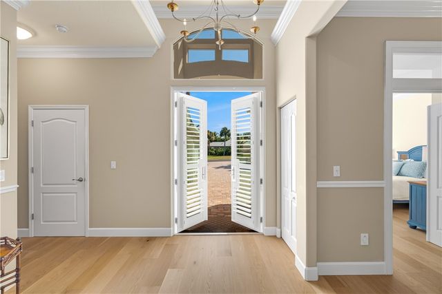 2120 Oyster Bay Drive, Vero Beach, FL 32963