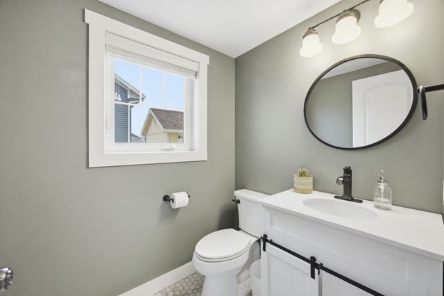 4931 38th Avenue S, Fargo, ND 58104