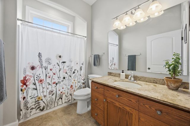 4931 38th Avenue S, Fargo, ND 58104