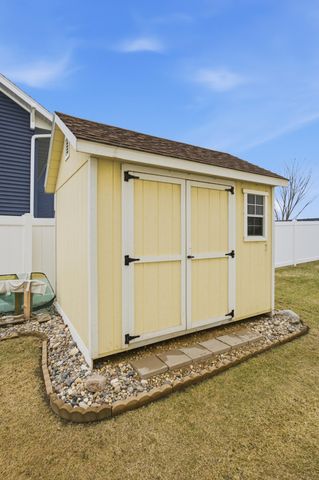 4931 38th Avenue S, Fargo, ND 58104