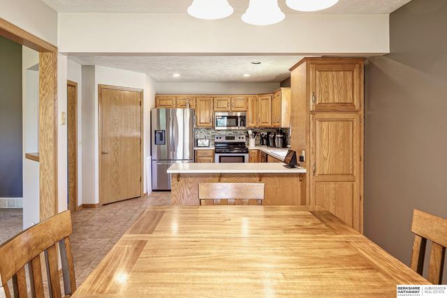 15512 Corby Street, Omaha, NE 68116