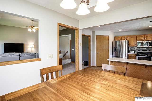 15512 Corby Street, Omaha, NE 68116