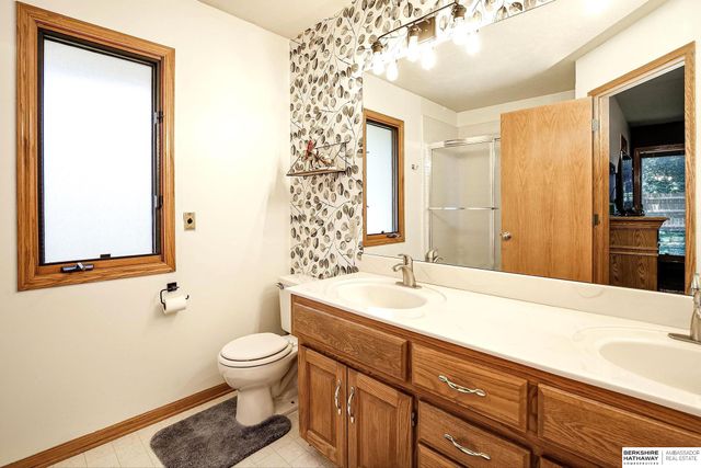 15512 Corby Street, Omaha, NE 68116