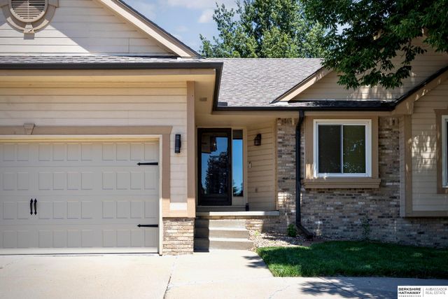 15512 Corby Street, Omaha, NE 68116