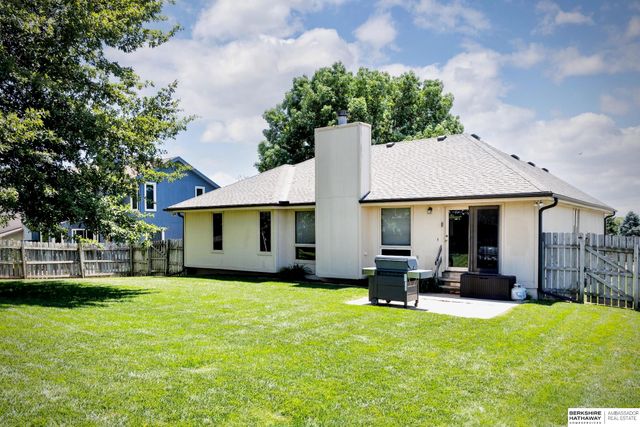 15512 Corby Street, Omaha, NE 68116