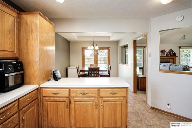 15512 Corby Street, Omaha, NE 68116