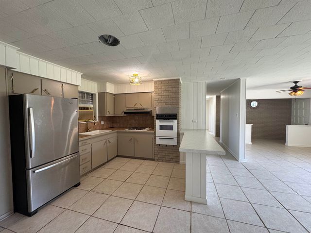 126 East 100th Street, Cut Off, LA 70345