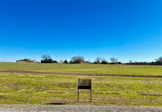 3 Cypress St, Derby, KS 67037