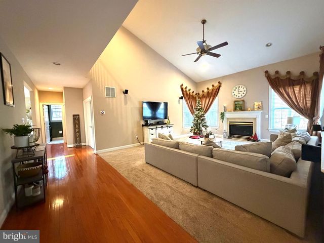 20 RICHLAND DR, Mount Laurel, NJ 08054