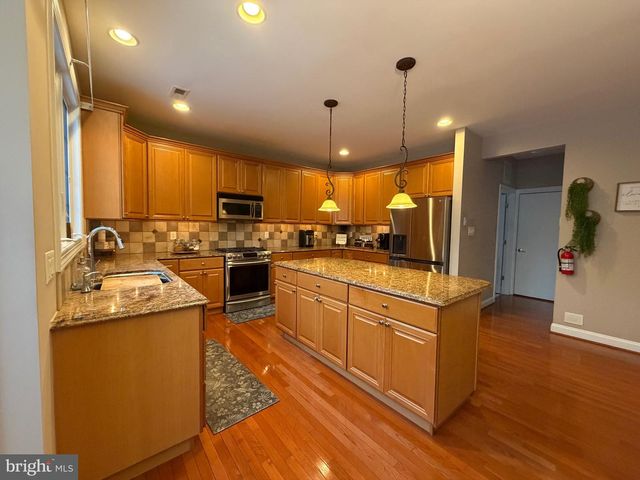 20 RICHLAND DR, Mount Laurel, NJ 08054