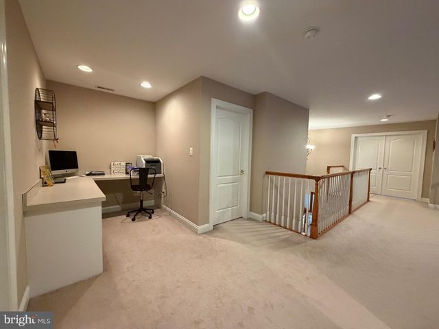 20 RICHLAND DR, Mount Laurel, NJ 08054