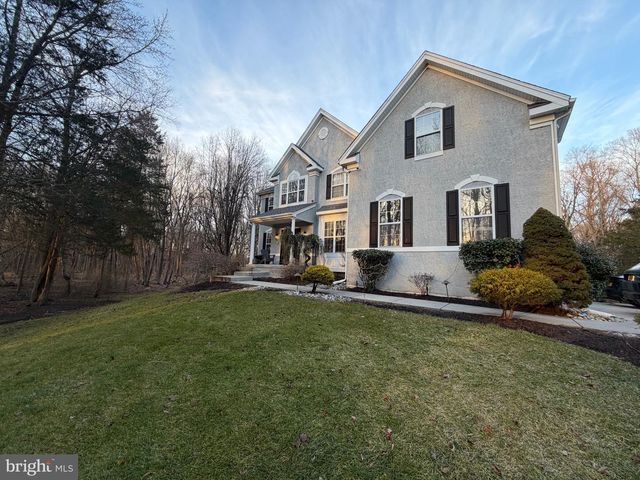 20 RICHLAND DR, Mount Laurel, NJ 08054