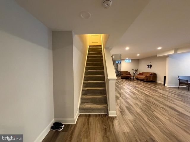 20 RICHLAND DR, Mount Laurel, NJ 08054