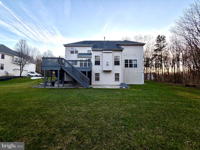 20 RICHLAND DR, Mount Laurel, NJ 08054