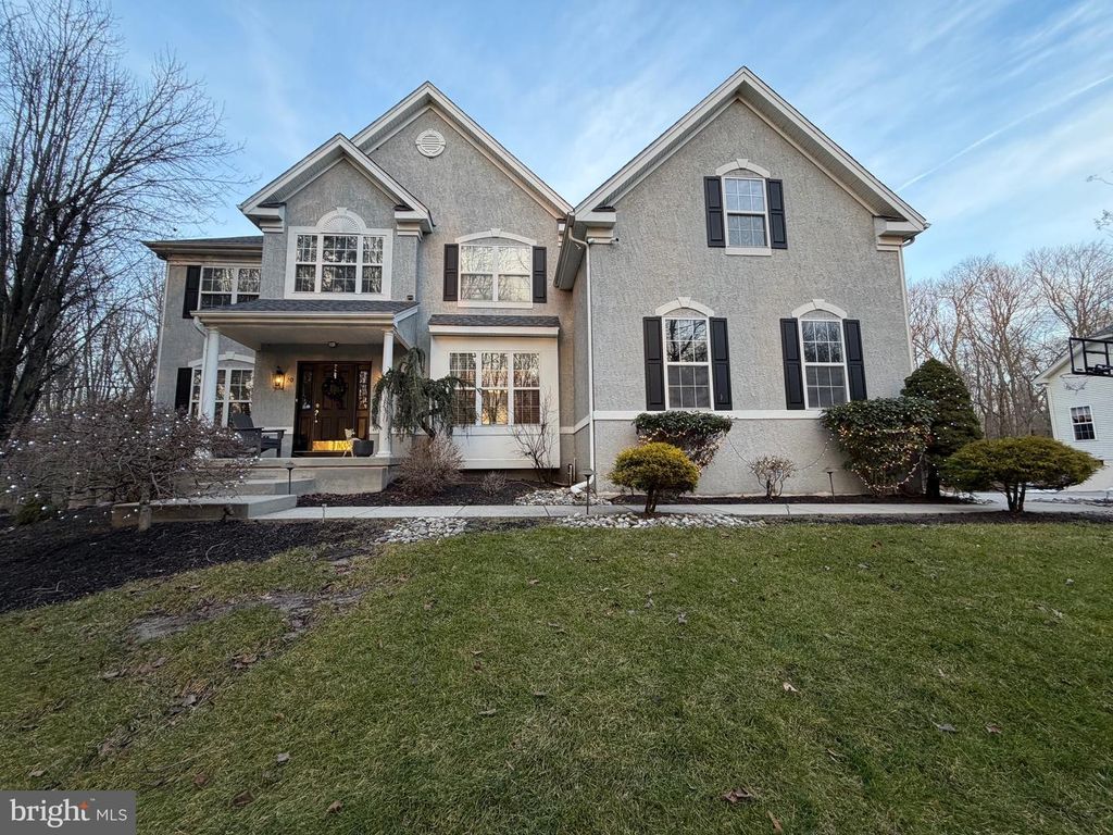 20 RICHLAND DR, Mount Laurel, NJ 08054