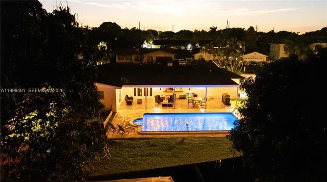 19911 SW 84th Ave, Cutler Bay, FL 33189