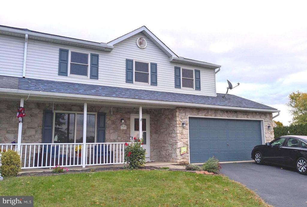 1033 WHITFORD DR, Reading, PA 19605