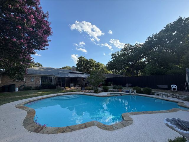 7713 Briarridge Court, North Richland Hills, TX 76182