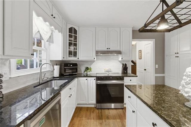 5321 Lanford Springs Court SW, Lilburn, GA 30047