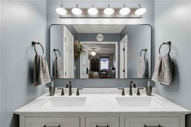 5321 Lanford Springs Court SW, Lilburn, GA 30047