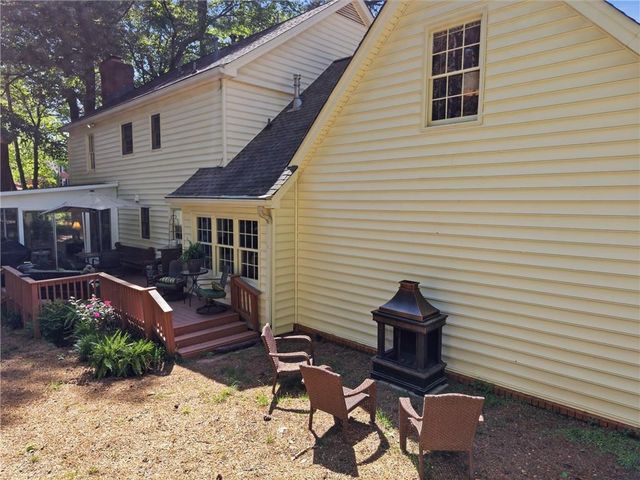 5321 Lanford Springs Court SW, Lilburn, GA 30047