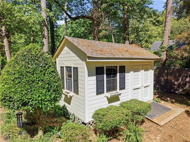 5321 Lanford Springs Court SW, Lilburn, GA 30047