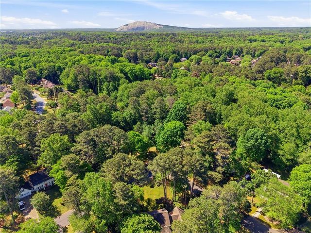 5321 Lanford Springs Court SW, Lilburn, GA 30047