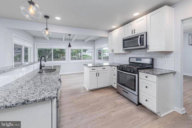 115 GREENVALE CT, Cherry Hill, NJ 08034