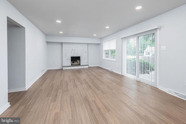 115 GREENVALE CT, Cherry Hill, NJ 08034