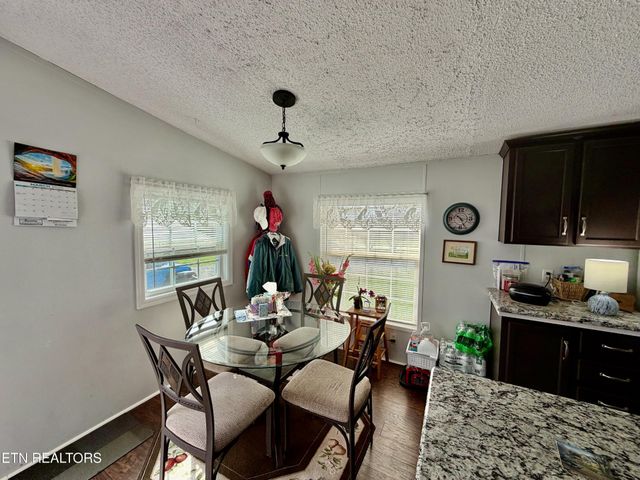 6998 Plateau Rd, Crossville, TN 38571