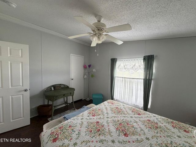 6998 Plateau Rd, Crossville, TN 38571