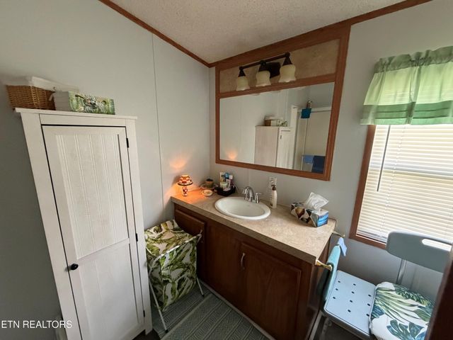 6998 Plateau Rd, Crossville, TN 38571