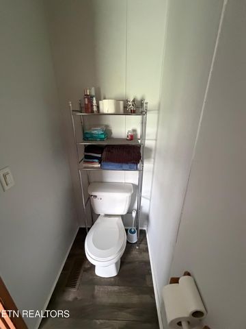 6998 Plateau Rd, Crossville, TN 38571