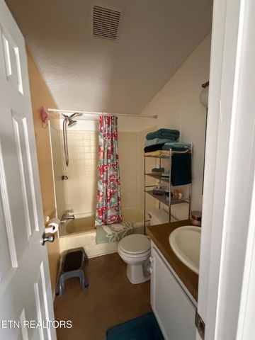 6998 Plateau Rd, Crossville, TN 38571