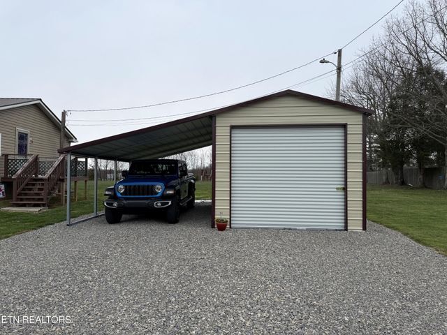 6998 Plateau Rd, Crossville, TN 38571