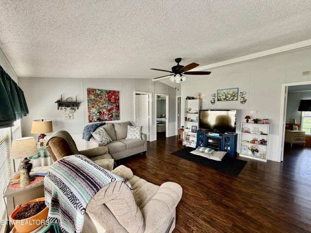 6998 Plateau Rd, Crossville, TN 38571