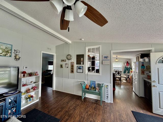 6998 Plateau Rd, Crossville, TN 38571