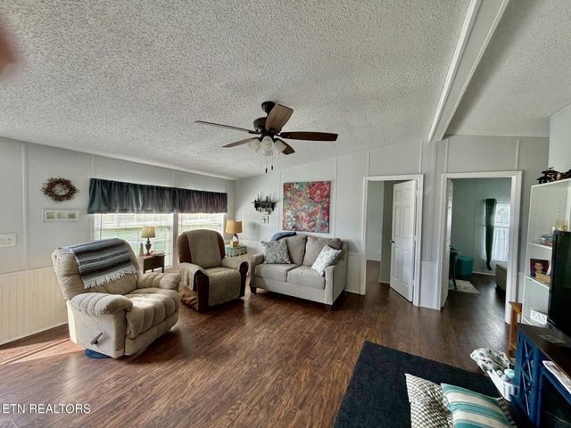 6998 Plateau Rd, Crossville, TN 38571