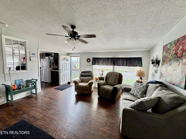 6998 Plateau Rd, Crossville, TN 38571