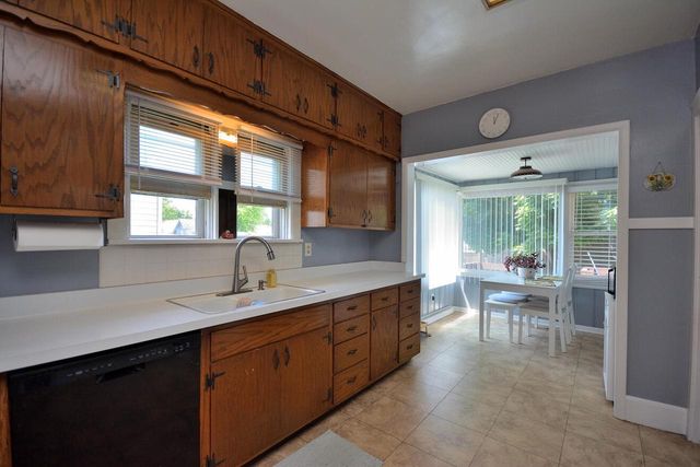 2024 Quincy AVENUE, Racine, WI 53403