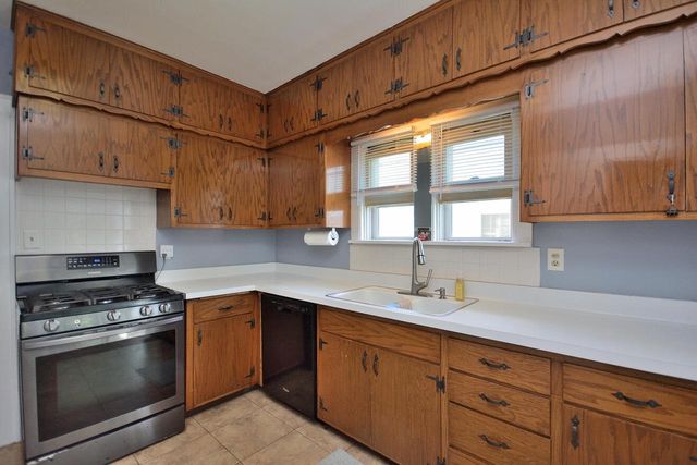 2024 Quincy AVENUE, Racine, WI 53403