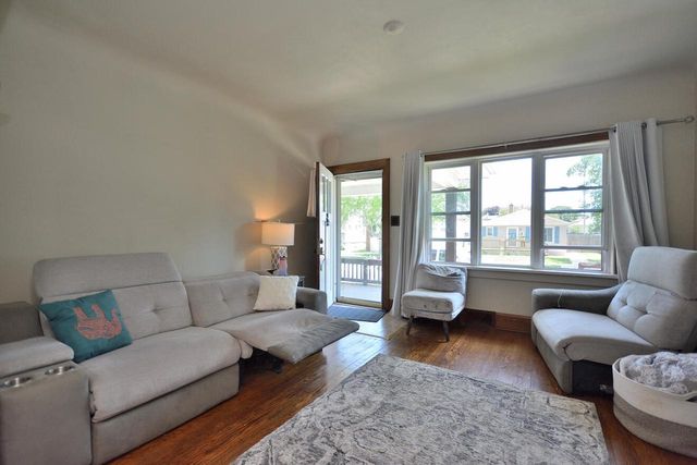 2024 Quincy AVENUE, Racine, WI 53403