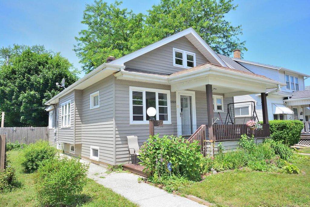 2024 Quincy AVENUE, Racine, WI 53403