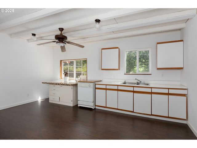 72 BRUNNING Rd, Stevenson, WA 98648