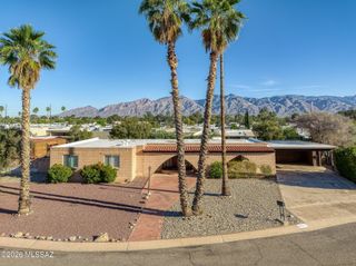 6861 E Hawthorne Circle, Tucson, AZ 85710
