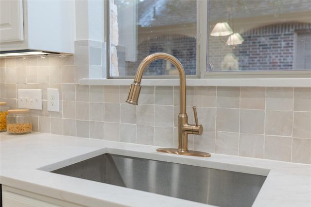 2709 Deep River CIR, Round Rock, TX 78665